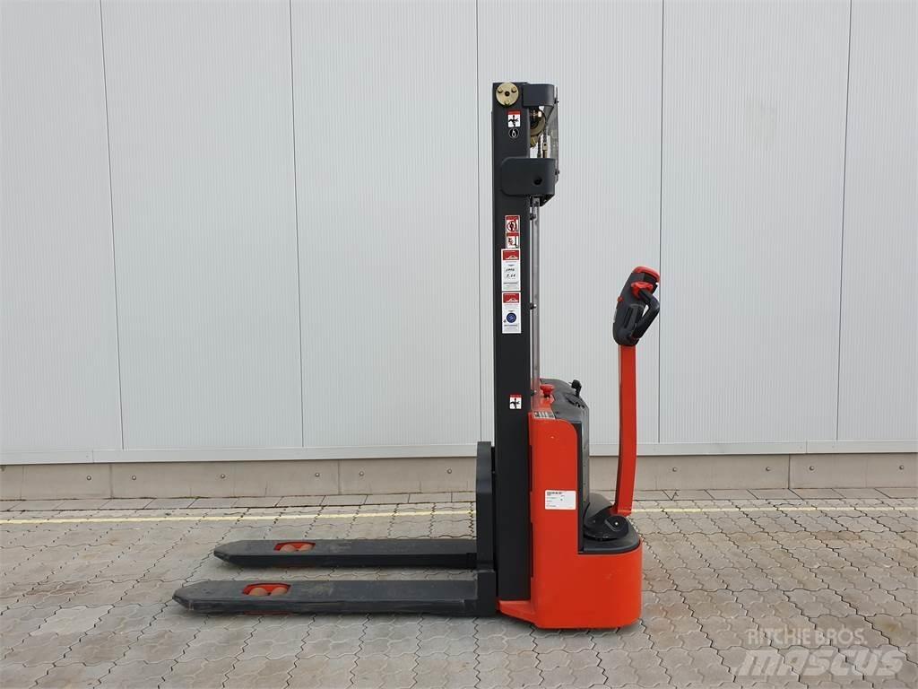 Linde #N/A Empilhador para operador externo