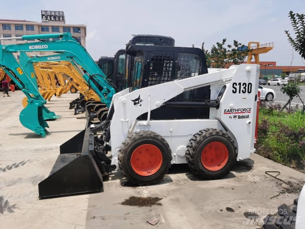 Bobcat S 130 Carregadoras de direcção deslizante
