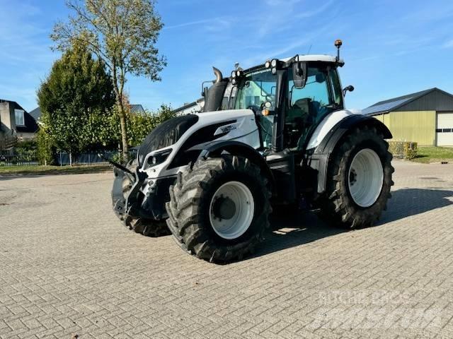 Valtra T214 Versu Tratores Agrícolas usados