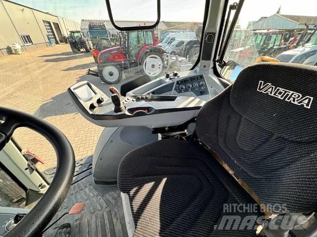 Valtra T214 Versu Tratores Agrícolas usados