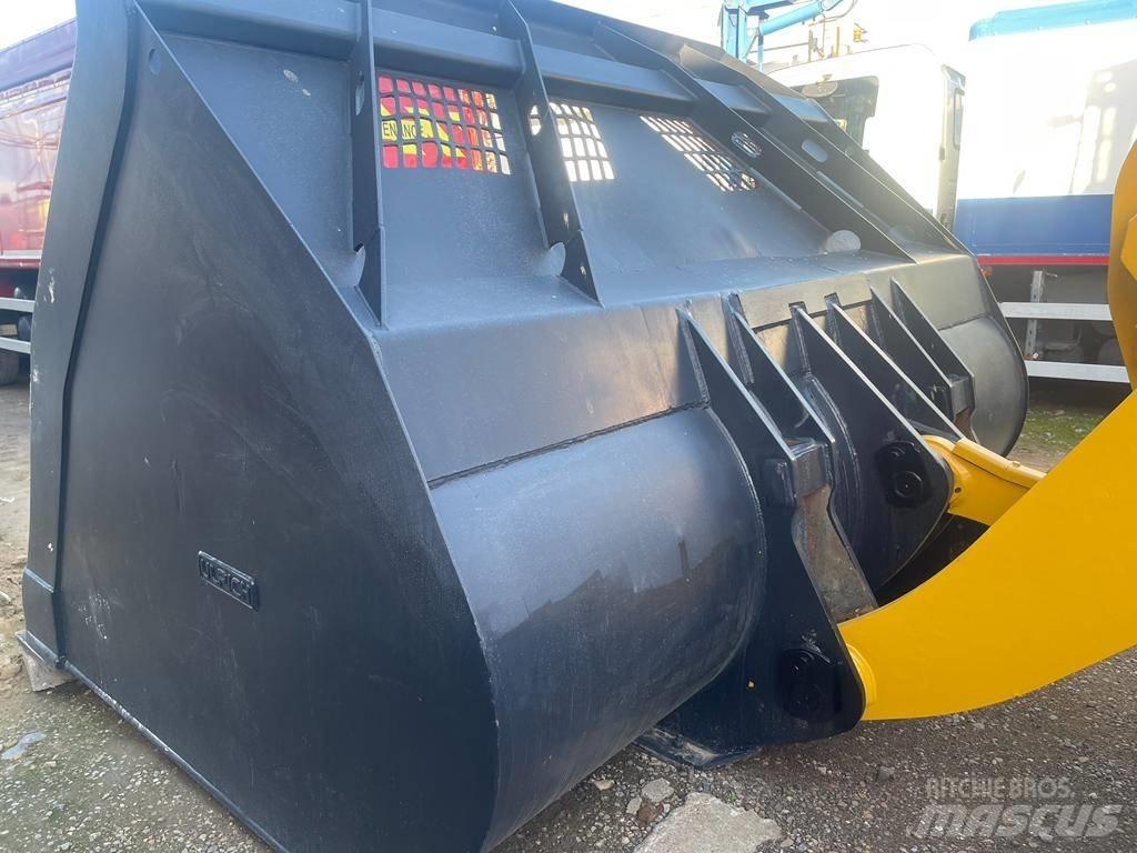 Komatsu WA 470 Pás carregadoras de rodas