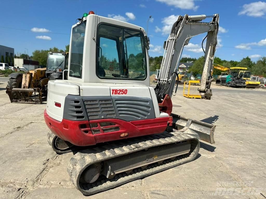 Takeuchi TB250 Mini Escavadoras <7t