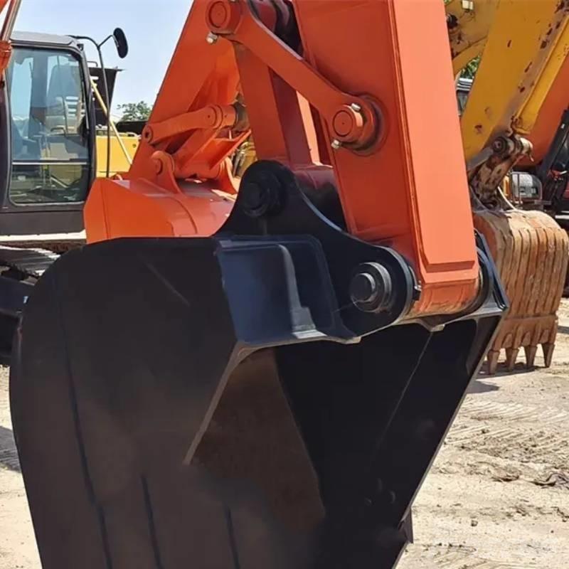 Hitachi ZX 210 Escavadoras de rastos