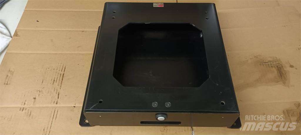  BeGe F687648 Cabines e interior