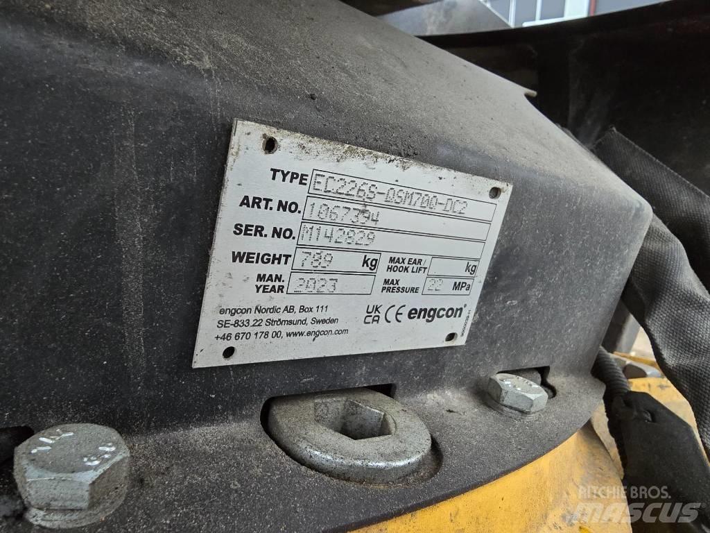 Komatsu PC 228 US-11 Escavadoras de rastos