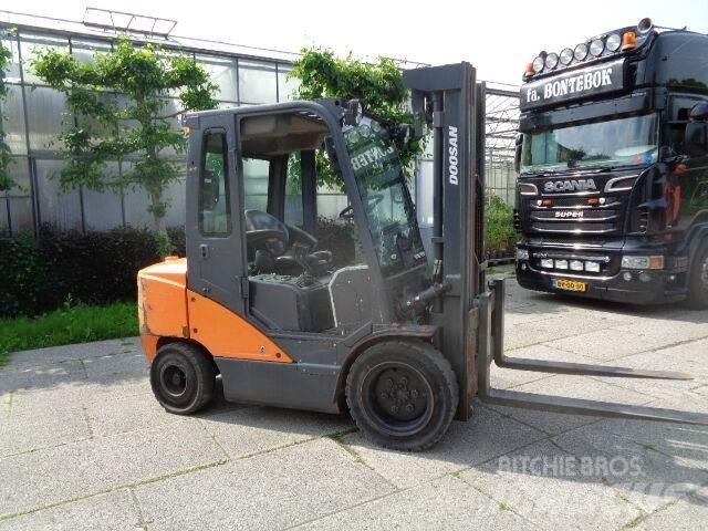 Doosan D35C-7 Empilhadores Diesel
