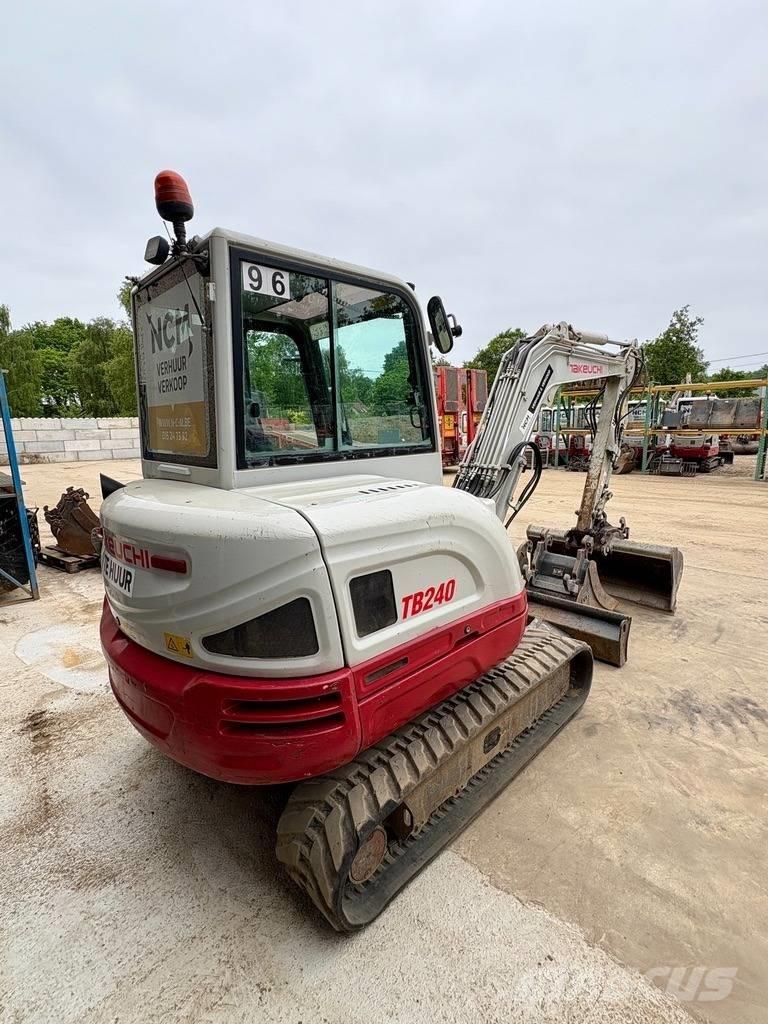 Takeuchi TB 240 Mini Escavadoras <7t