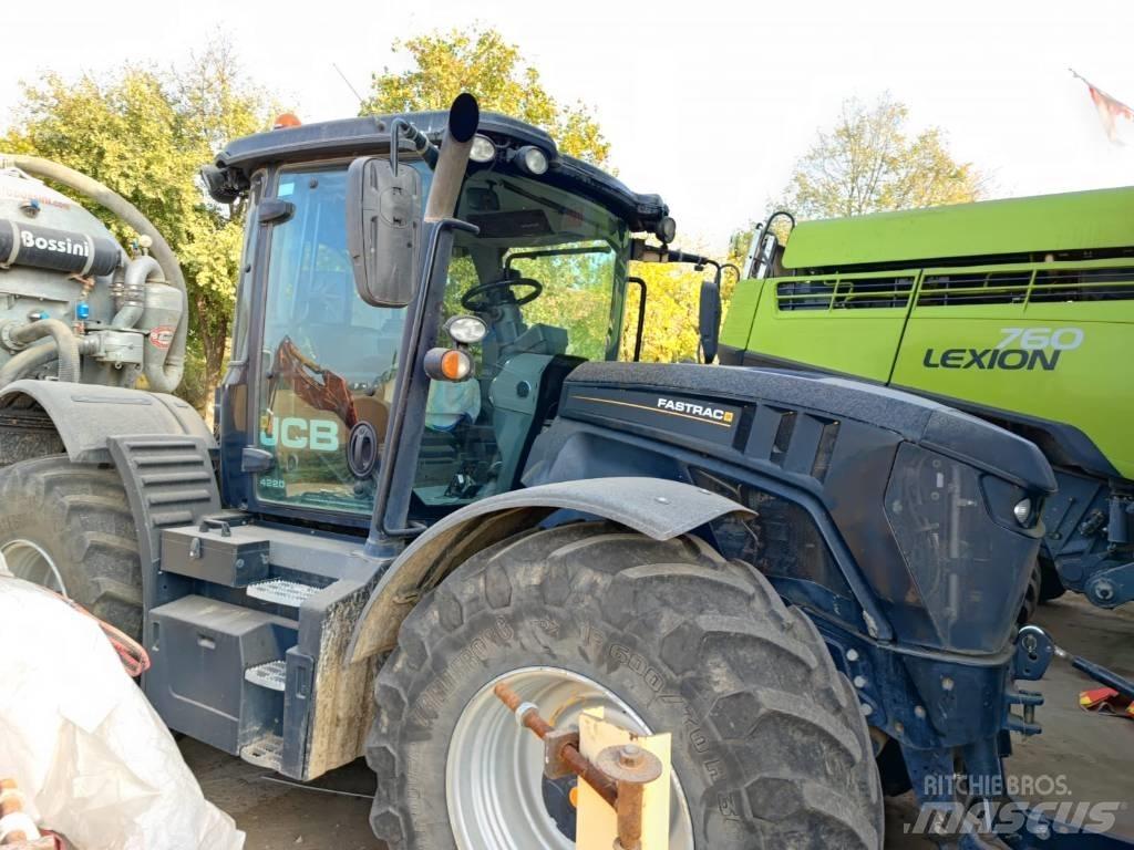 JCB Fastrac 4220 Tratores Agrícolas usados