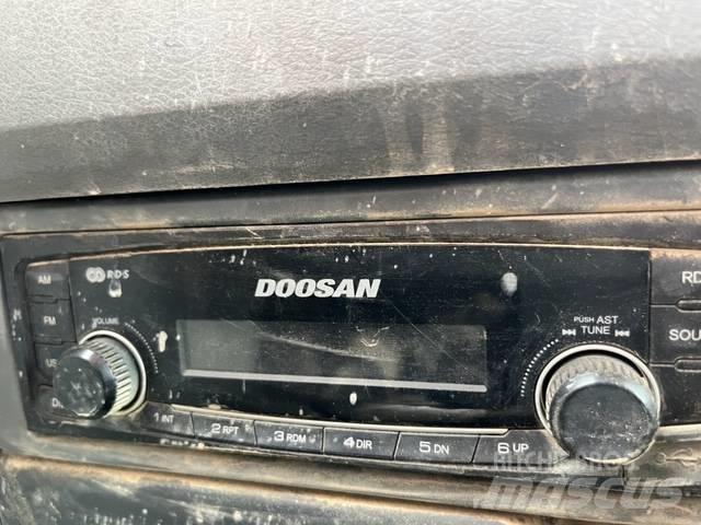 Doosan DX 140 LC Escavadoras de rastos