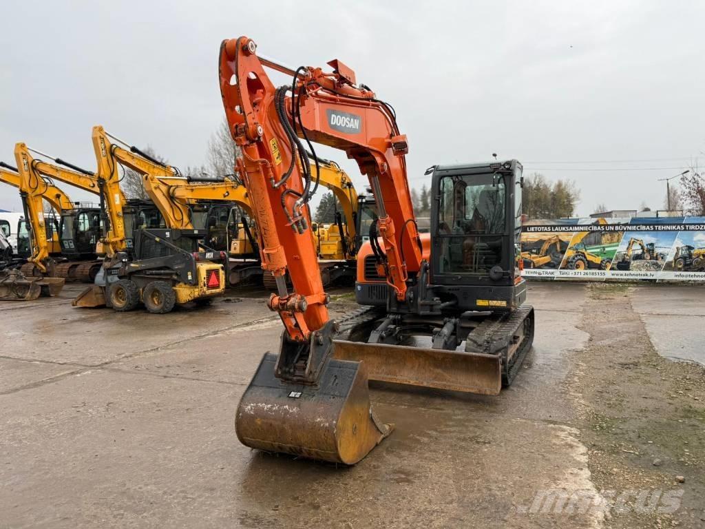 Doosan DX 85 R Escavadoras Midi 7t - 12t