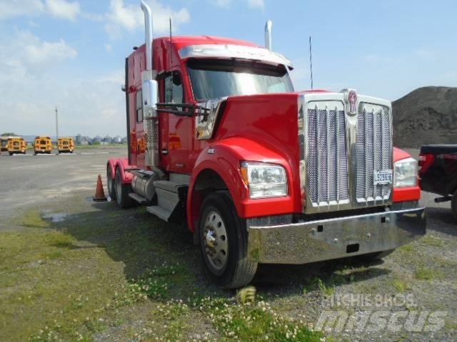 Kenworth W 990 Tractores (camiões)