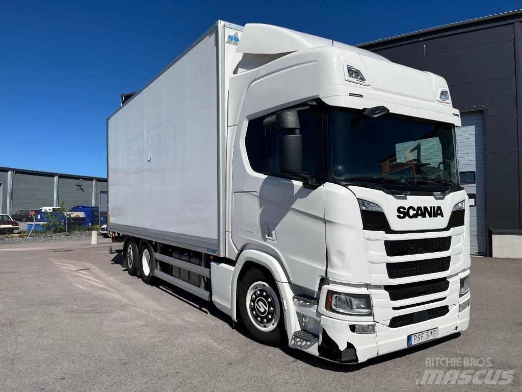 Scania R500B6X2*4NB Camiões de caixa fechada