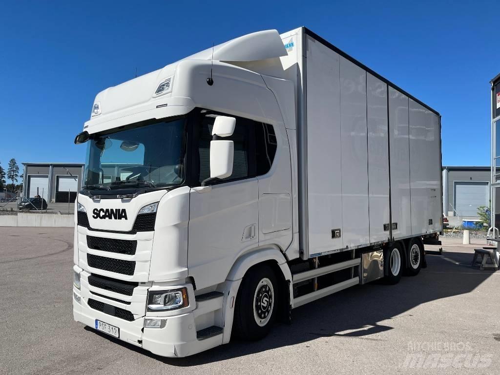 Scania R500B6X2*4NB Camiões de caixa fechada