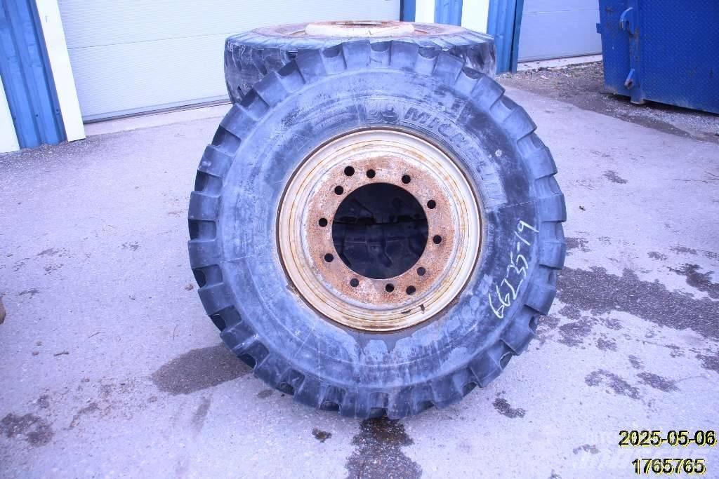 Michelin XMINED2 Pneus, Rodas e Jantes