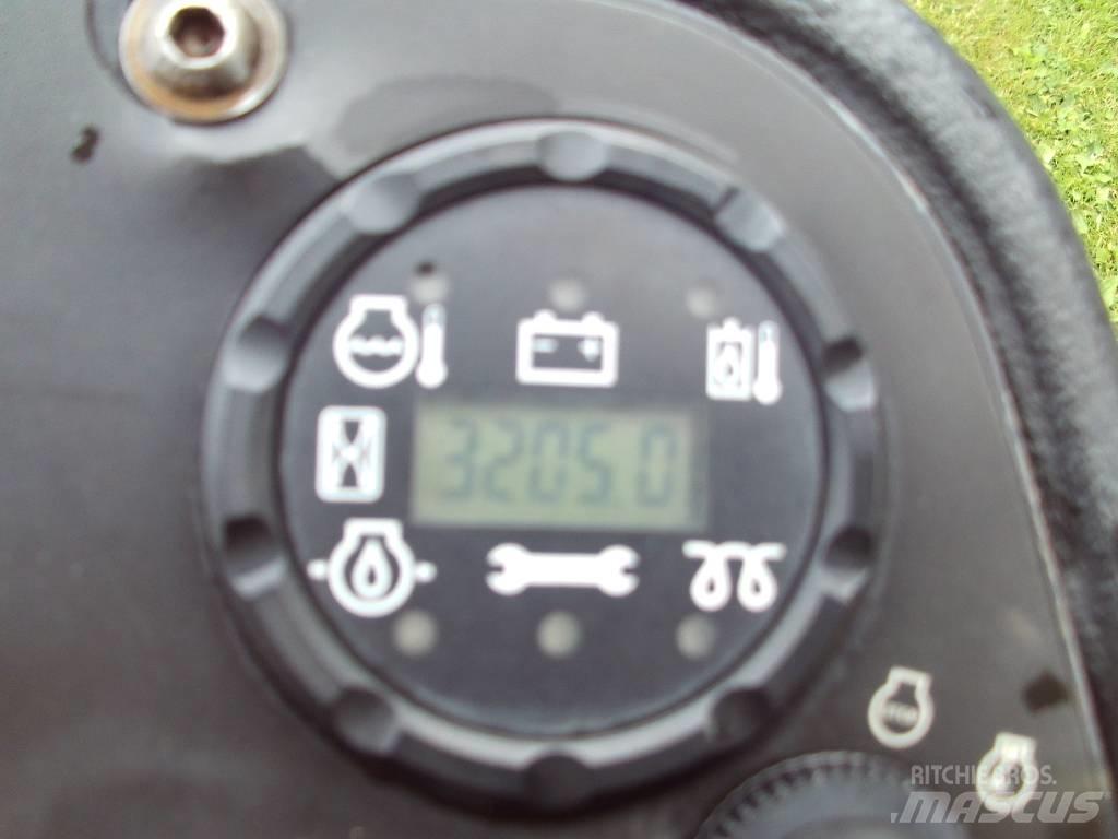 John Deere 8800 Corta-Relvas Riders