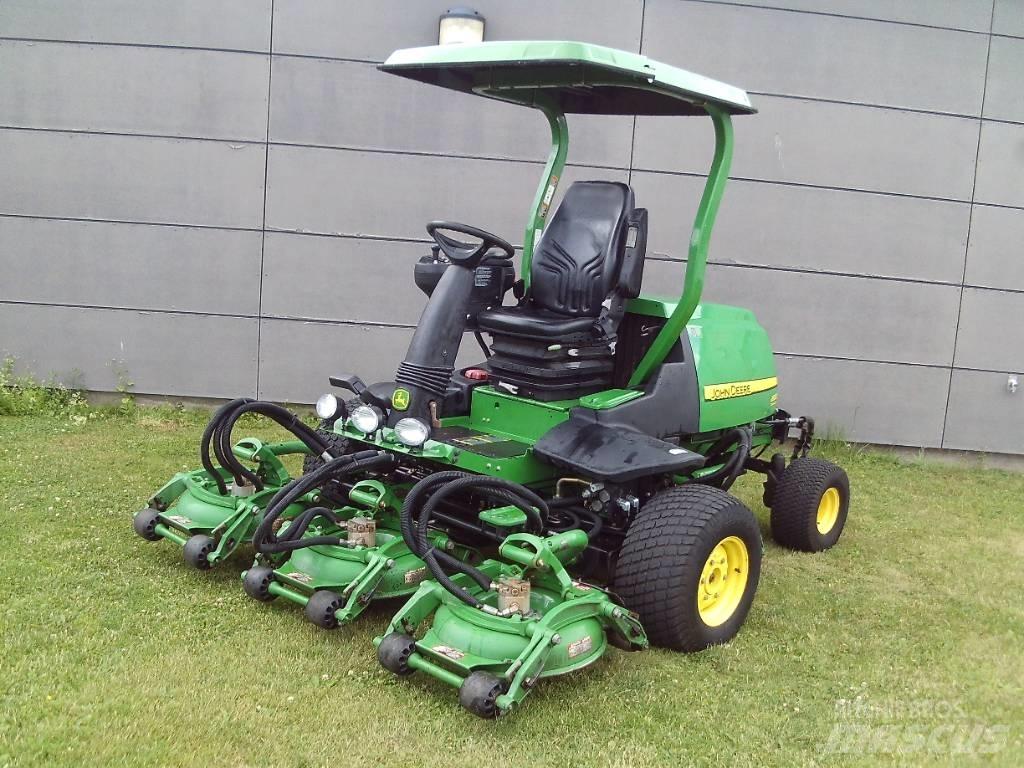 John Deere 8800 Corta-Relvas Riders