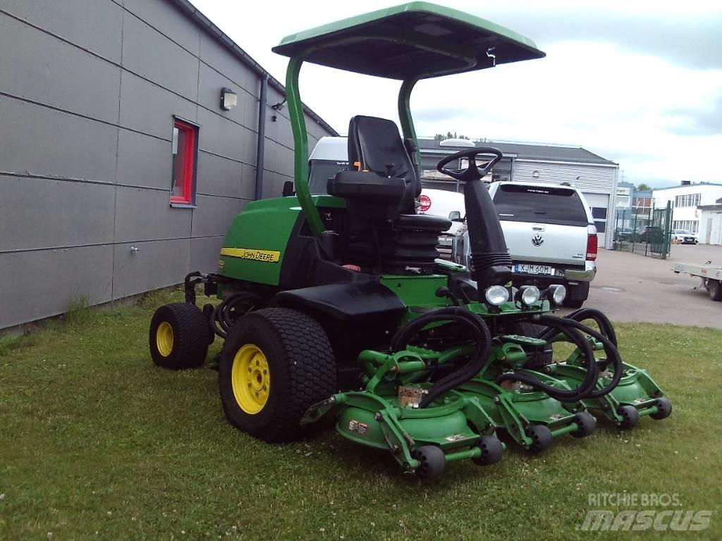 John Deere 8800 Corta-Relvas Riders