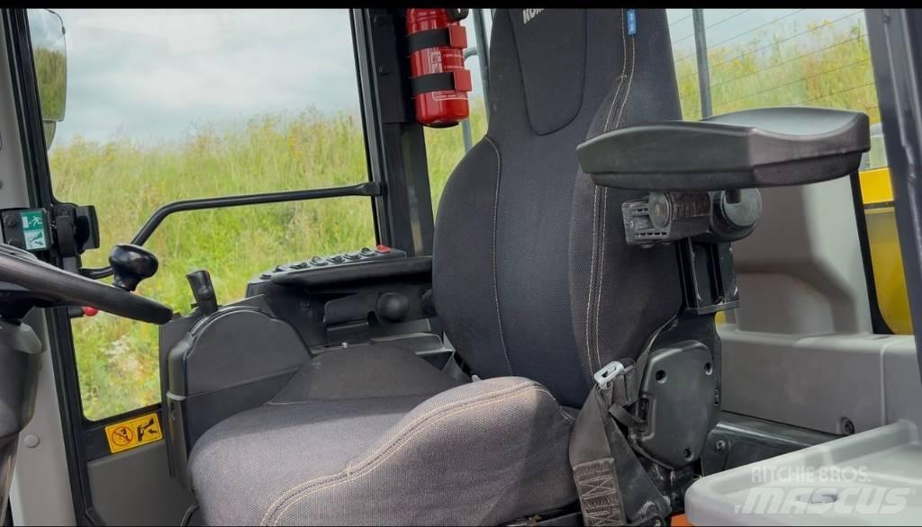 Komatsu WA470-8 Pás carregadoras de rodas