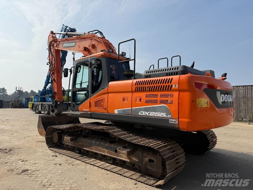 Doosan DX 255 LC-5 Escavadoras de rastos