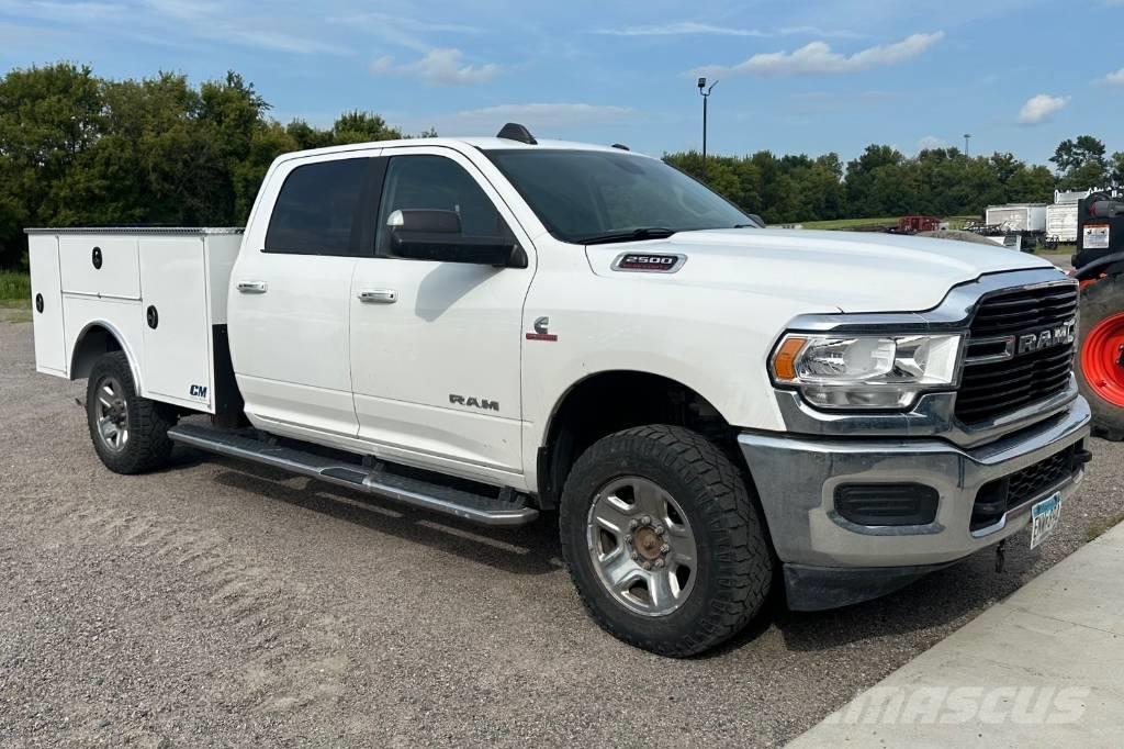 RAM 2500 Big Horn Pick up de caixa aberta