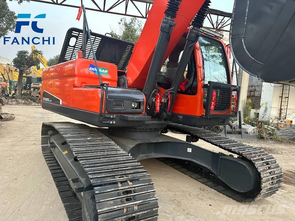 Doosan DX 225 LC Escavadoras de rastos