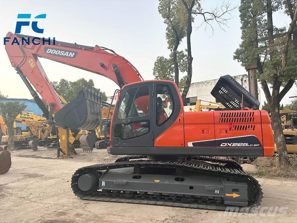 Doosan DX 225 LC Escavadoras de rastos