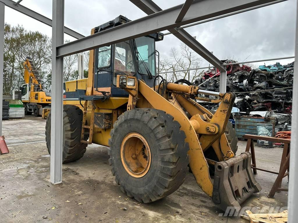 Komatsu WA200 Pás carregadoras de rodas