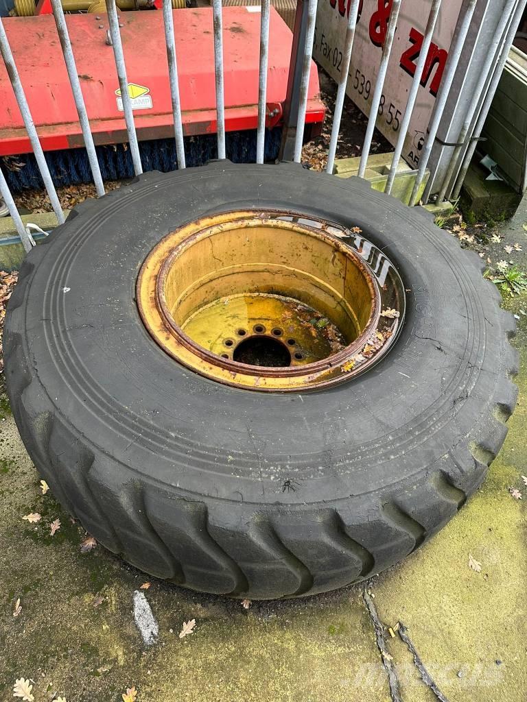 Komatsu WA200 Pás carregadoras de rodas