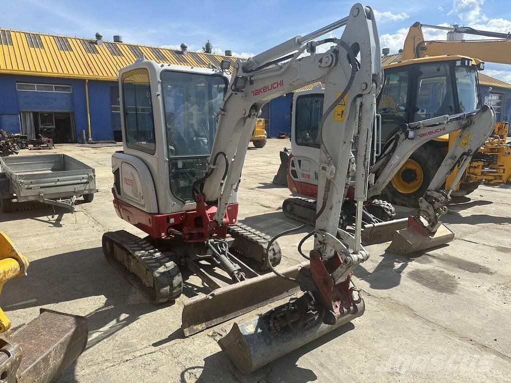 Takeuchi TB225 Mini Escavadoras <7t