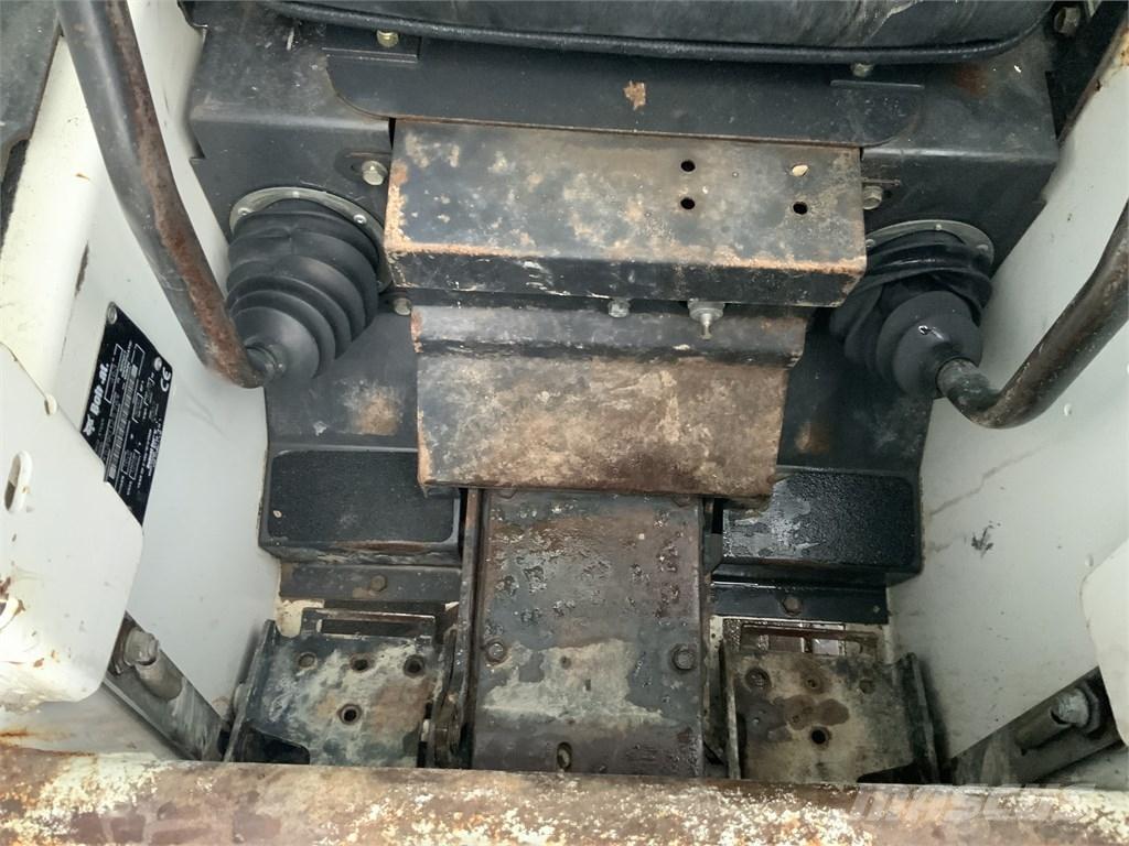 Bobcat 463 Carregadoras de direcção deslizante