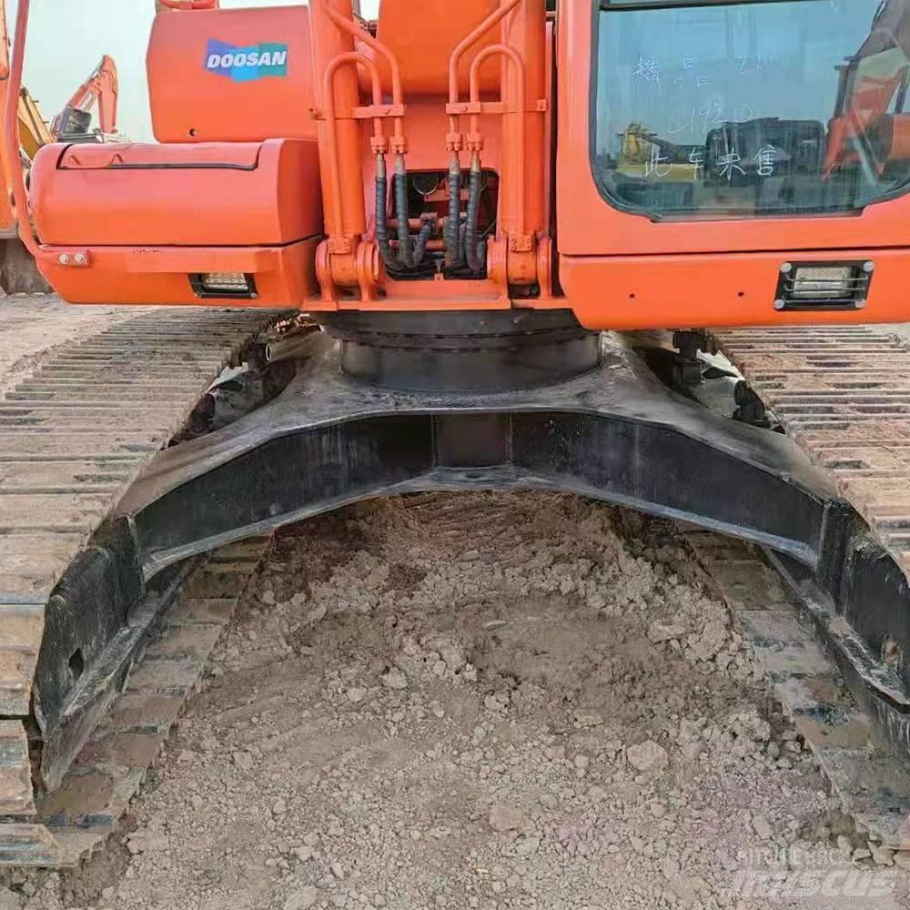 Doosan 225 Escavadoras de rastos