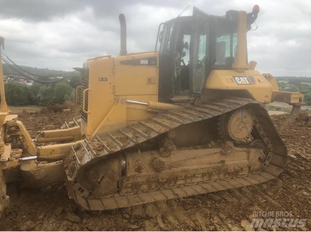 CAT D 6 N LGP Dozers - Tratores rastos