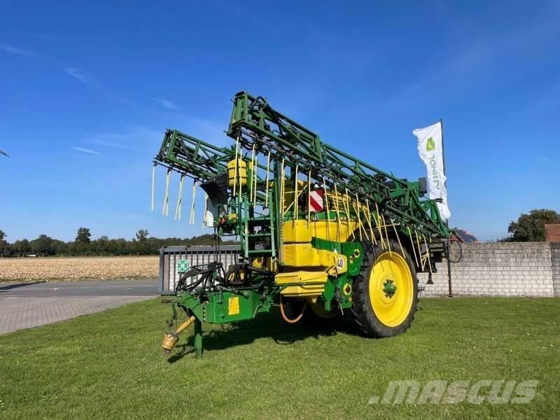John Deere 824 Pulverizadores rebocados