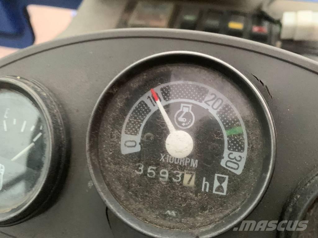 Iseki SF 310 Corta-Relvas Riders