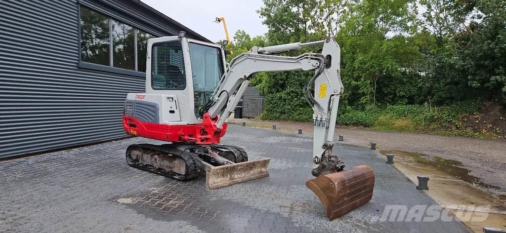 Takeuchi TB228 Mini Escavadoras <7t
