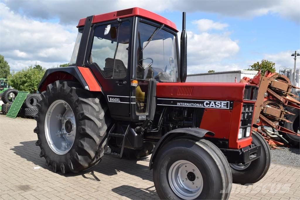 Case IH 844 XL Tratores Agrícolas usados
