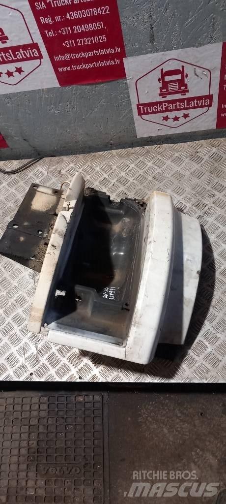 Scania 94 D.  1324599 Cabines e interior