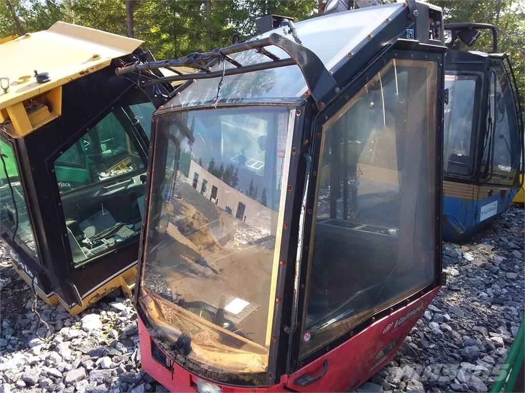Valmet 901 Cabines e interior