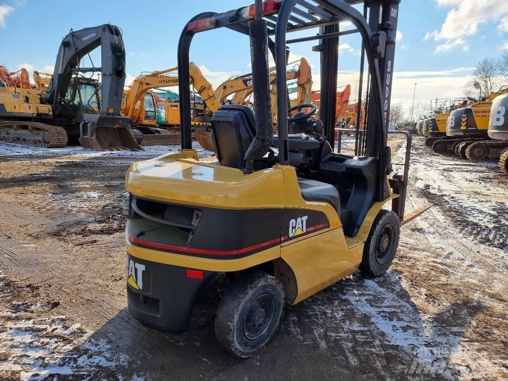 CAT DP 25 N Empilhadores Diesel