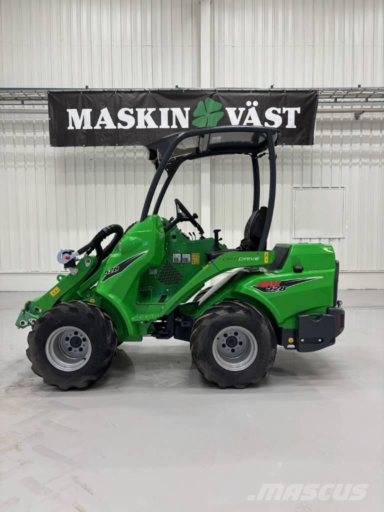 Avant 528 Carregadora multifunções