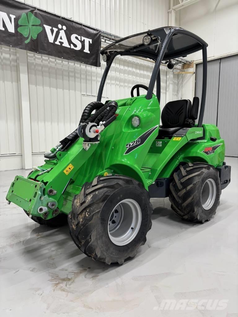 Avant 528 Carregadora multifunções