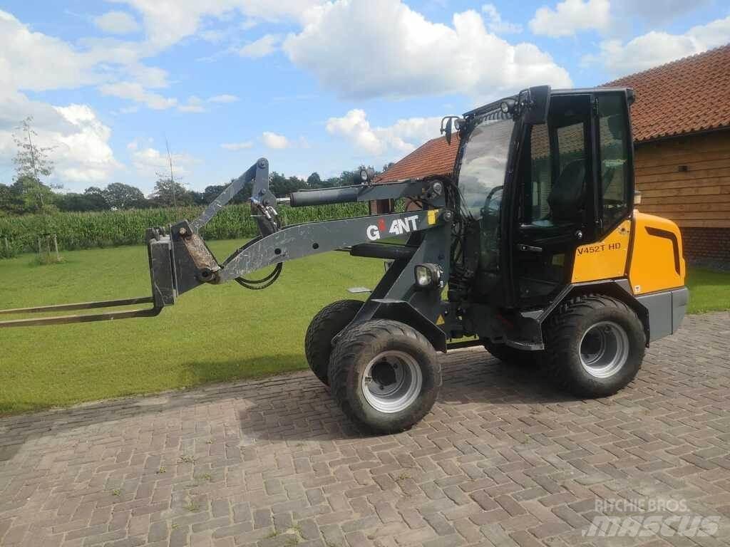 GiANT V 452 T HD Pás carregadoras de rodas