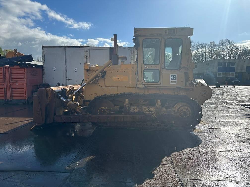 CAT D6D with winch Dozers - Tratores rastos