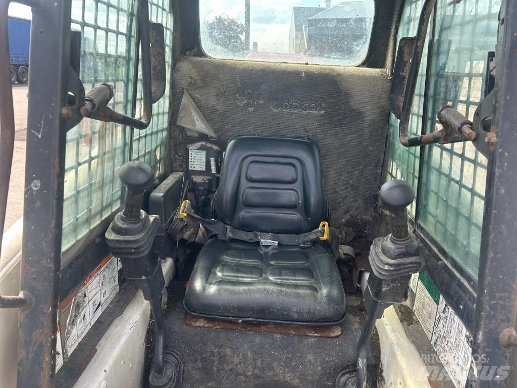 Bobcat 763 Carregadoras de direcção deslizante