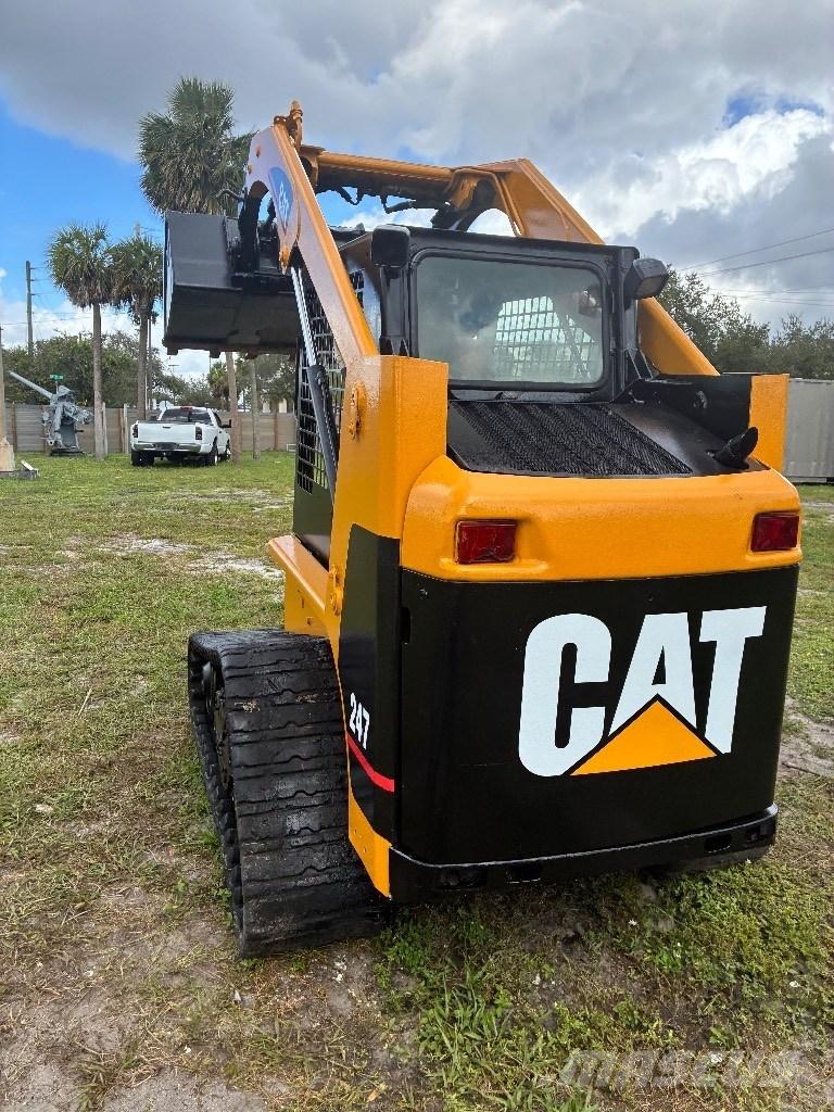 CAT 247 Carregadoras de direcção deslizante