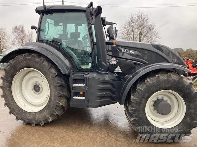 Valtra T214 Versu Tratores Agrícolas usados