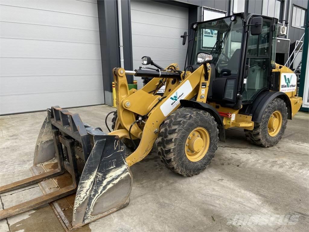 CAT 906M (7164) Carregadora multifunções