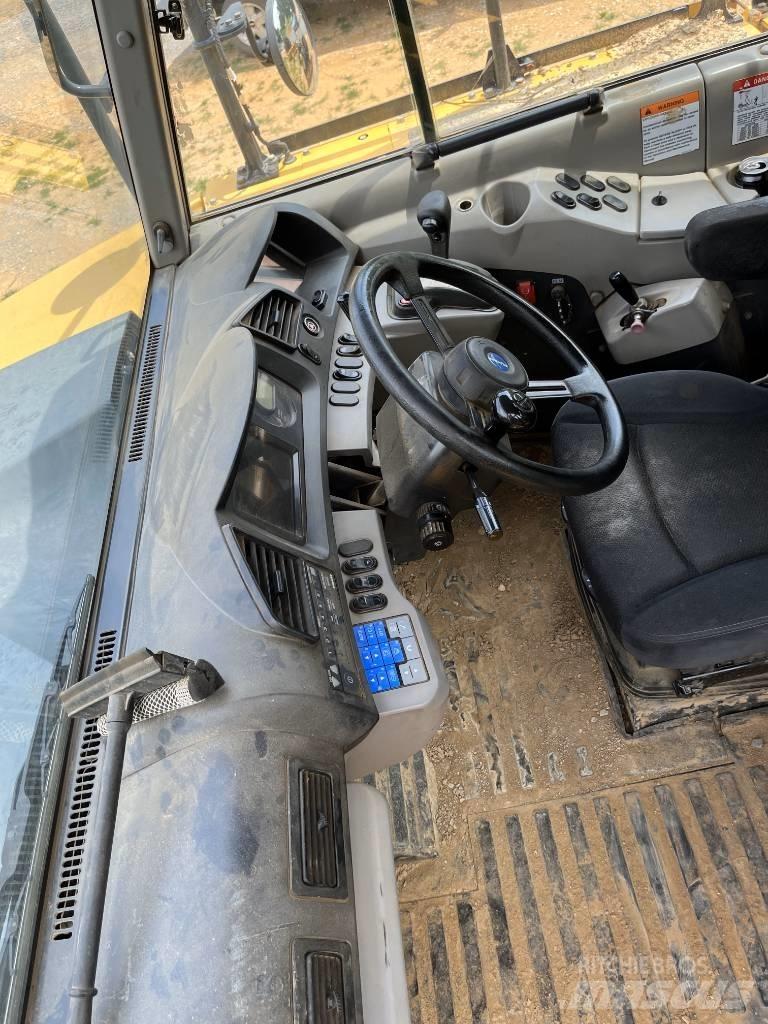 Komatsu HM 400 Camiões articulados