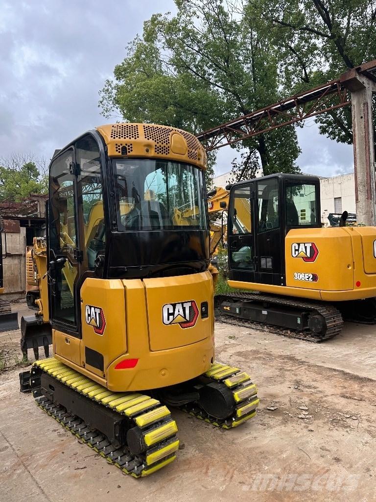 CAT 302 Mini Escavadoras <7t
