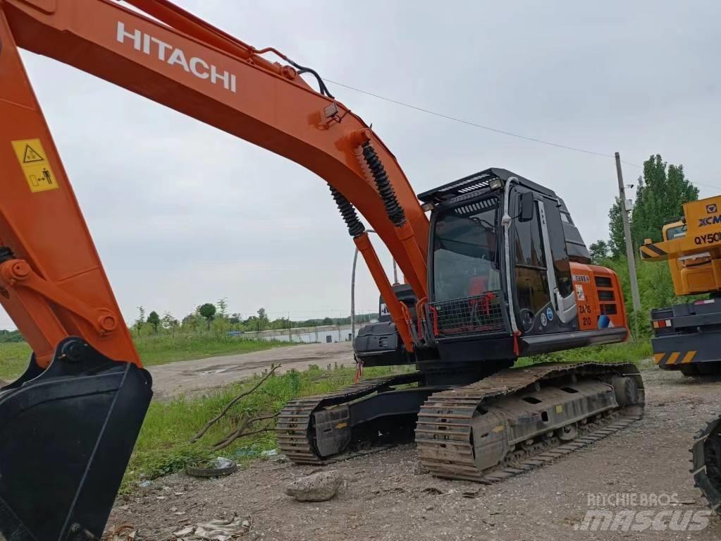 Hitachi ZX210 Escavadoras de rastos